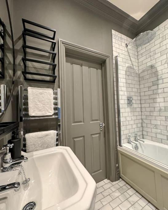 Luxury Apartment, Old Town - Hastings Ngoại thất bức ảnh